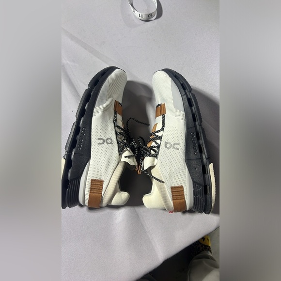 On running cloudnova white pecan M8 - Picture 3 of 12